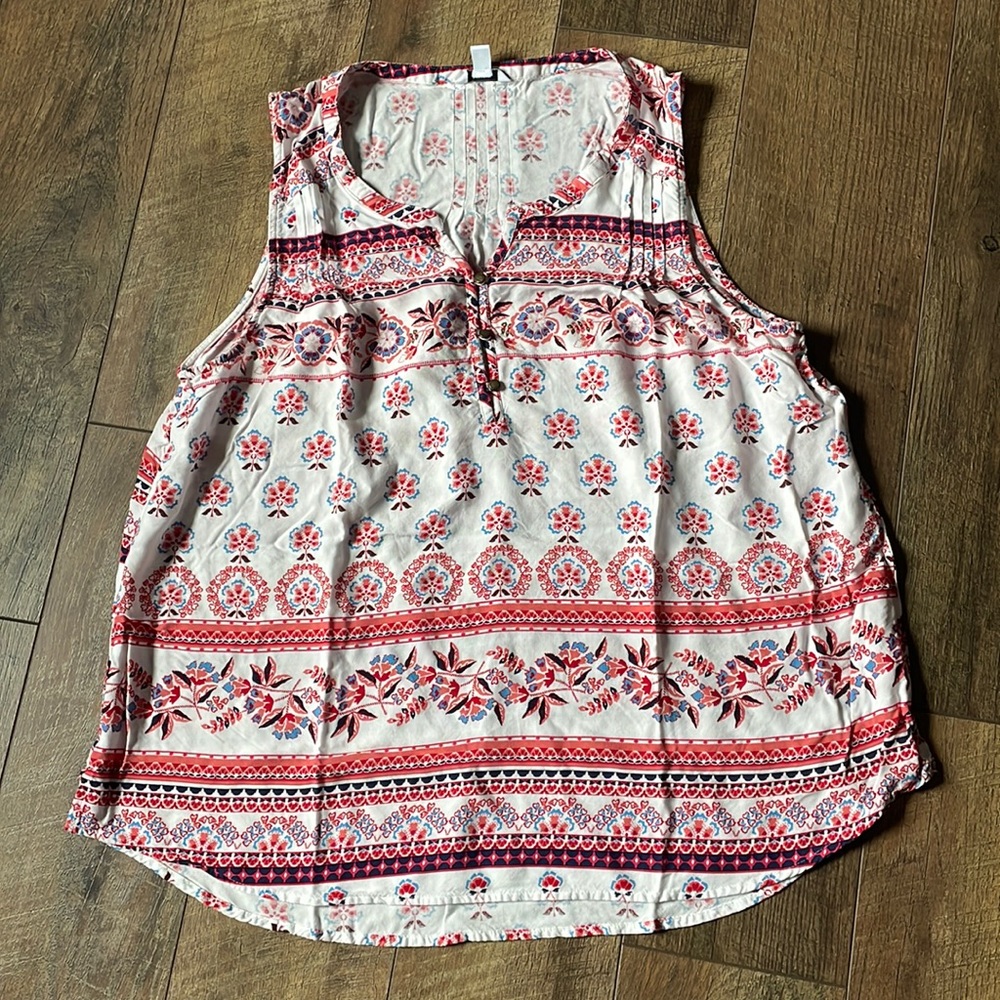 🛍️3/$20❗️Sonoma women’s XXL sleeveless blouse white with floral print #9